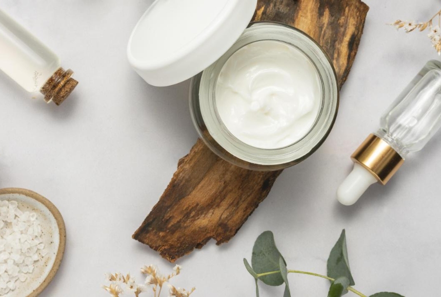 Cyclopentasiloxane in face cream