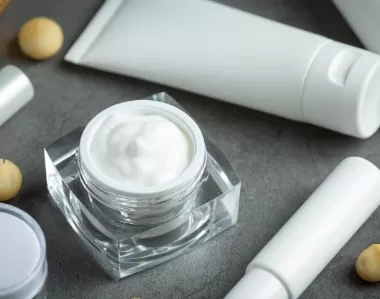 How to Choose a Humectant for Dry Skin Products